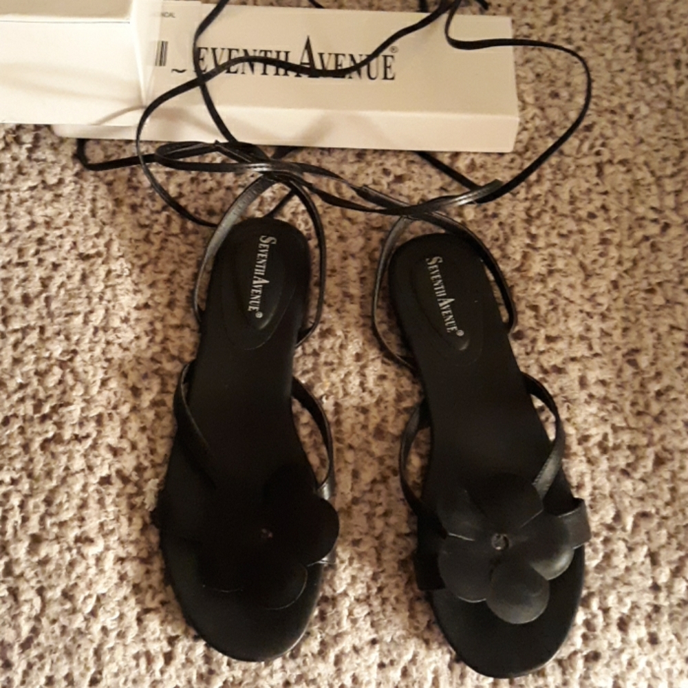 Wrap up your leg flowered sandals! Seventh Avenue